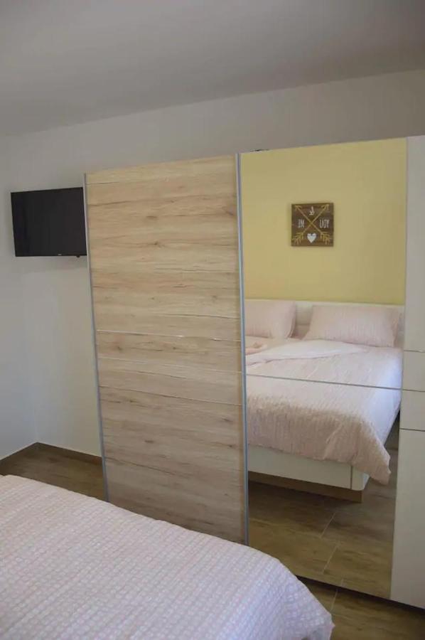 Old Town Apartment Popovic Vrsar Exterior foto